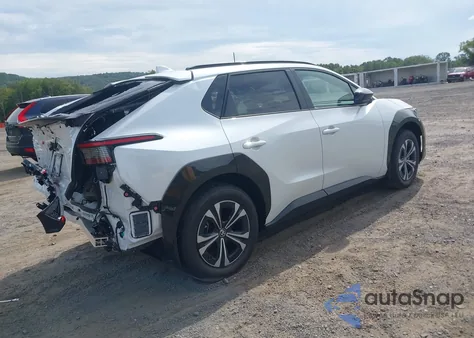 2025 Toyota Bz4X Xle z USA, uszkodzony, nr VIN JTMAAAAA4SA072203